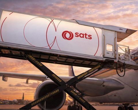 SATS Ltd Stock (SGX:S58) Outlook on Dec 15, 2025: Share Buybacks, Cargo Momentum, Dividend, and Analyst Targets