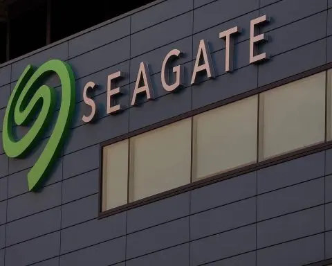 Seagate Technology (STX) Stock Forecast: AI Storage Boom, Fresh Price Targets and Insider Moves as of December 8, 2025