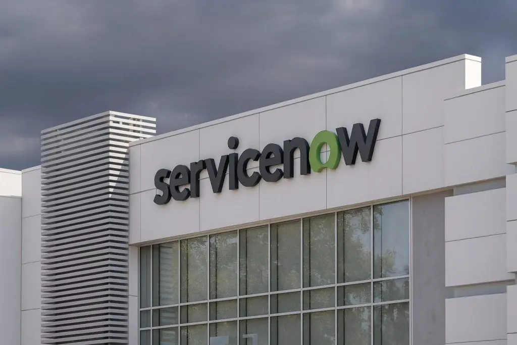 ServiceNow (NOW) Stock: 5‑for‑1 Split, AI Deals and 2026 Forecasts After a 2025 Pullback