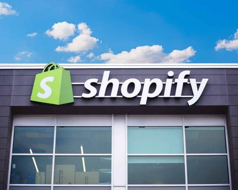 Shopify stock price dips into holiday break as AI-shopping pitch meets rate nerves
