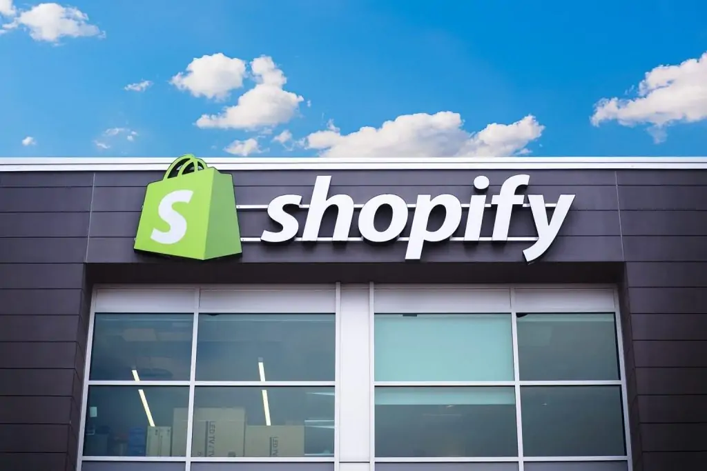 Shopify Stock (SHOP) Outlook: AI “Agentic Commerce” Catalysts, Analyst Targets, and What to Watch Before Monday’s Open