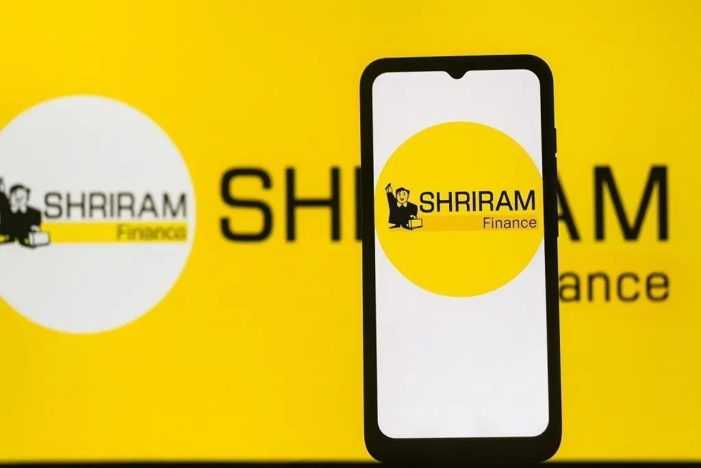 Shriram Finance Jumps on RBI Rate Cut and CEO Change After 40% 3‑Month Rally