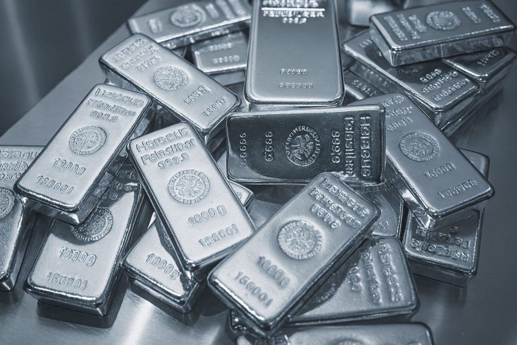 Silver Prices Hit Record High Above ₹1.95 Lakh/kg as Gold Jumps: What’s Driving the Bullion Rally on 11 December 2025?