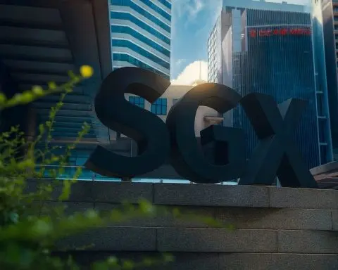 Singapore Stock Market Today, 8 December 2025: STI Slips From Record Highs as Banks Cool and REITs Catch Up