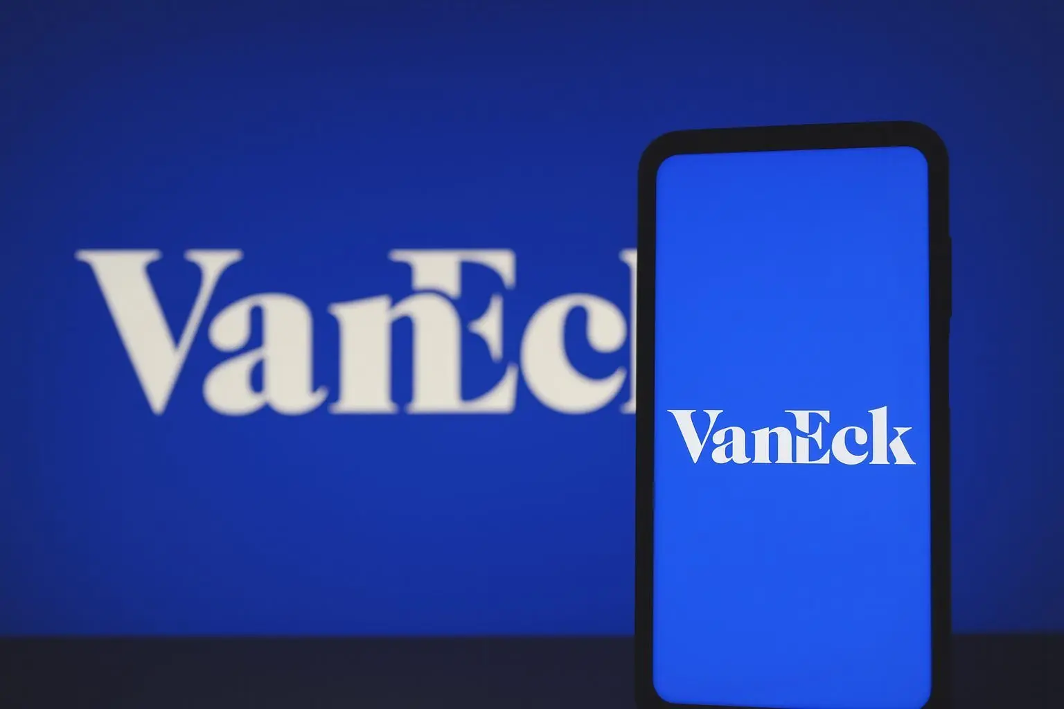 SMH Stock: VanEck Semiconductor ETF Rides the AI Chip Boom – Latest News, Performance and 2026+ Forecasts (Dec 7, 2025)