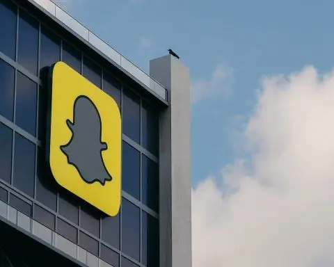 Snap Inc (SNAP) Stock Outlook – December 2025: Russia Ban, AI Deals and AR Bets Put the Spotlight Back on Snapchat