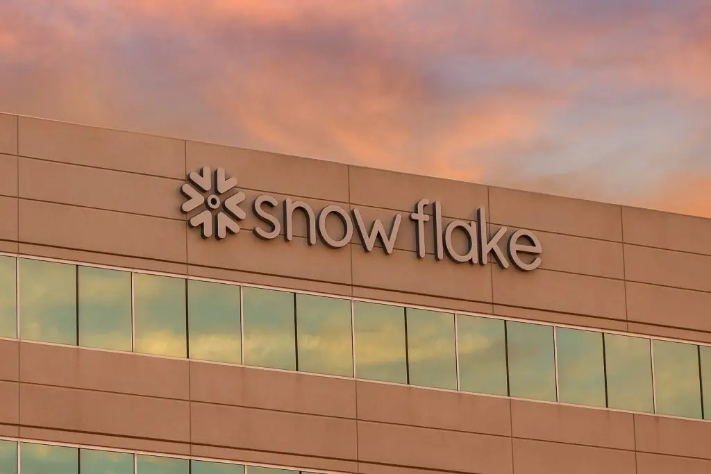 Snowflake (SNOW) Stock on December 3, 2025: Earnings Preview, AI Story and 2026 Price Targets