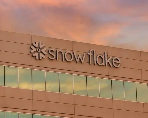 Snowflake (SNOW) Stock on December 3, 2025: Earnings Preview, AI Story and 2026 Price Targets