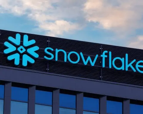 Snowflake (SNOW) Stock on December 6, 2025: Earnings Shock, AI Partnerships and Fresh Price Targets