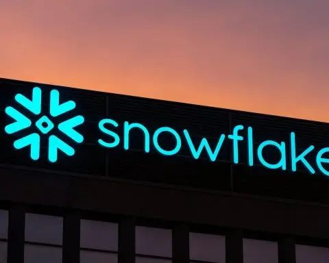 Snowflake (SNOW) Stock: What Investors Need to Know Before the Market Opens on December 8, 2025