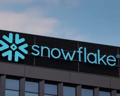 Snowflake Stock: AI‑Fueled Growth, Lofty Valuation And Analyst Upgrades Before Q3 FY26 Earnings