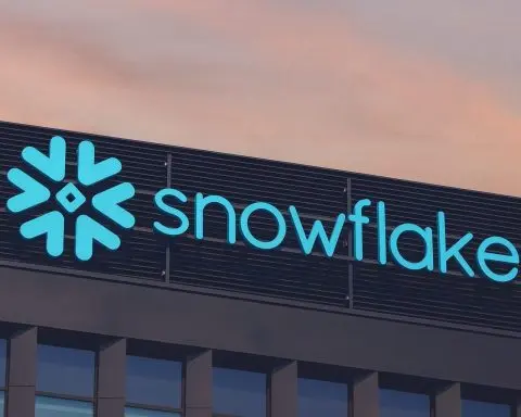 Snowflake Stock (SNOW) News Today: Q3 Earnings, Anthropic AI Deal, Analyst Price Targets and 2026 Outlook (Dec. 12, 2025)