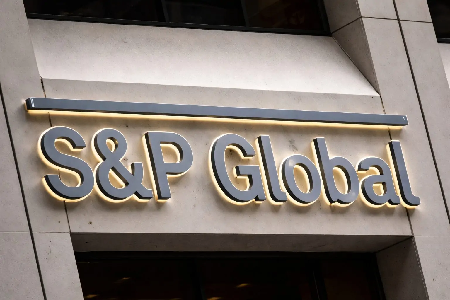 S&P Global (SPGI) stock slips near $529 as Fed minutes, year-end flows keep Wall Street muted