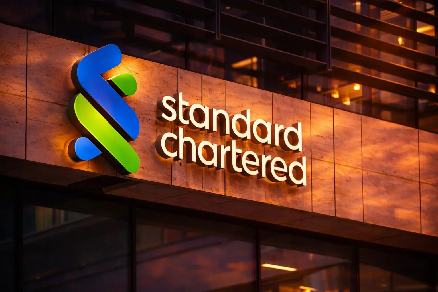 Standard Chartered PLC (LSE: STAN) Stock: Near a 52‑Week High on Buybacks, Better Returns — and a New Set of Analyst Targets for 2026