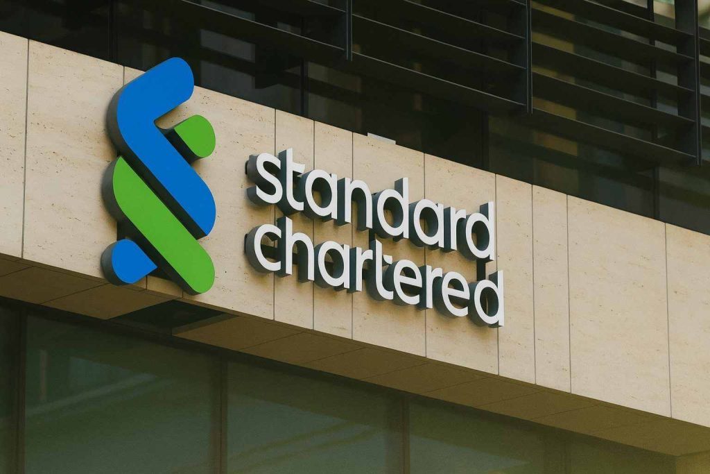 Standard Chartered share price slips despite buyback update as Trump tariff threat rattles Europe
