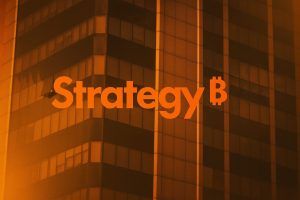 Strategy Inc (MSTR) Stock Drops After $980M Bitcoin Buy: SEC Filing Details, Nasdaq 100 Impact, and Wall Street Forecasts (Dec. 15, 2025)