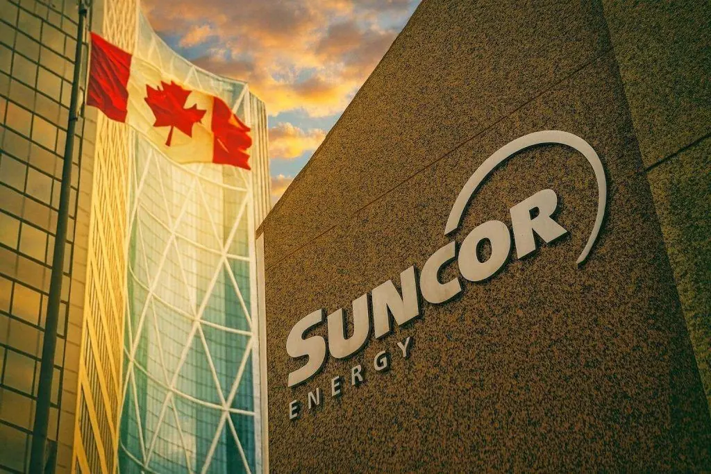 Suncor Energy (SU) Stock Outlook for December 2025: Dividend Hike, Q3 Earnings Beat and Rising Analyst Targets