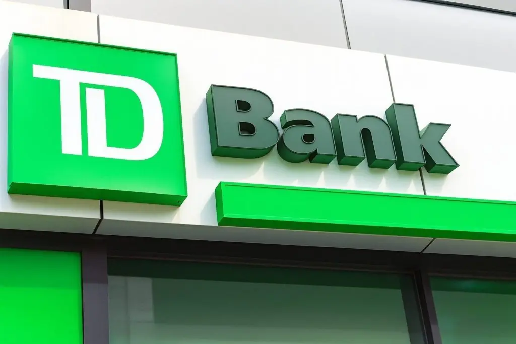 TD Bank (TSX: TD, NYSE: TD) Stock: Q4 2025 Earnings Beat, New Dividend, and What the 2026 Forecasts Say