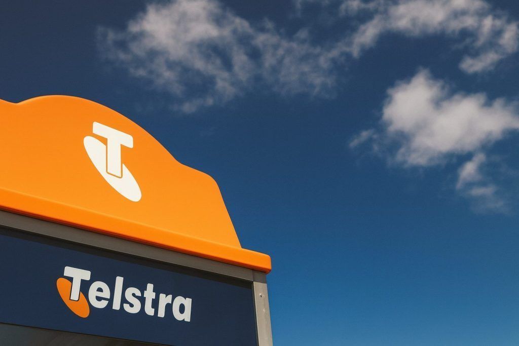 Telstra (ASX:TLS) Stock Update: Buyback Progress, Triple Zero Scrutiny, and Analyst Forecasts for the Week Ahead (Updated 14 Dec 2025)