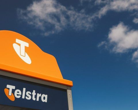 Telstra stock edges up on ASX:TLS — what matters now ahead of Feb 19 results and dividend dates
