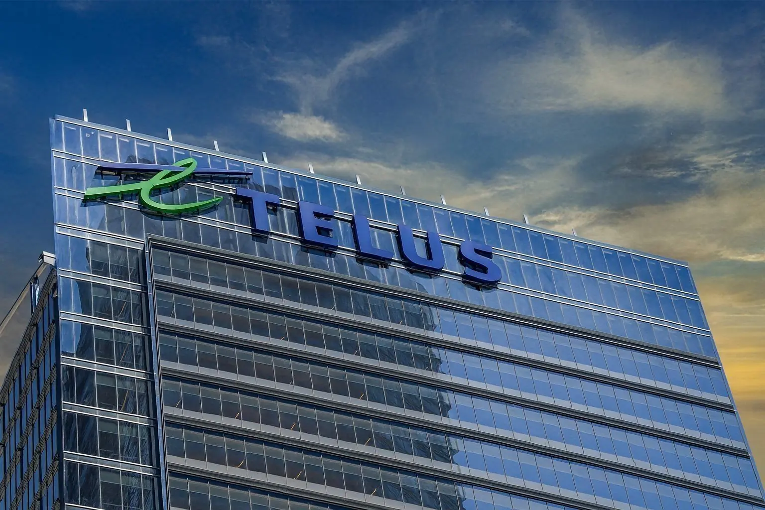 TELUS Stock (TSX: T, NYSE: TU) Freezes Dividend Growth and Targets 10% Free Cash Flow Gains Through 2028