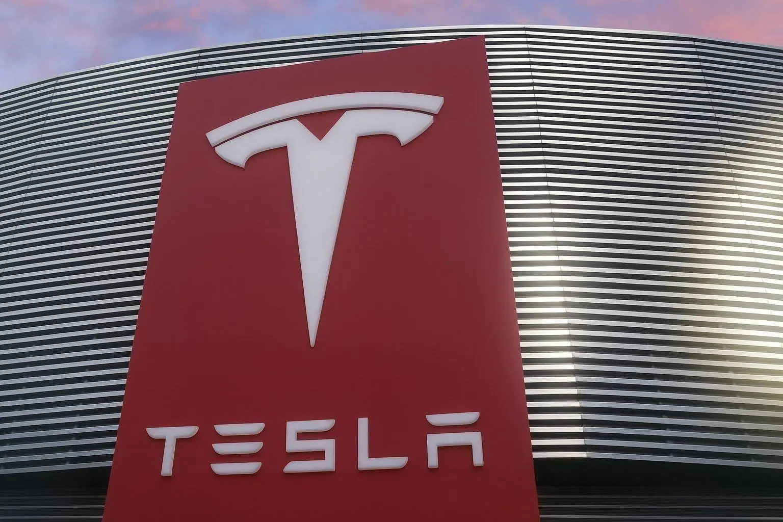 Tesla Stock (TSLA) Before US Market Open 15 December 2025: Latest News, Analyst Forecasts, and Key Catalysts to Watch