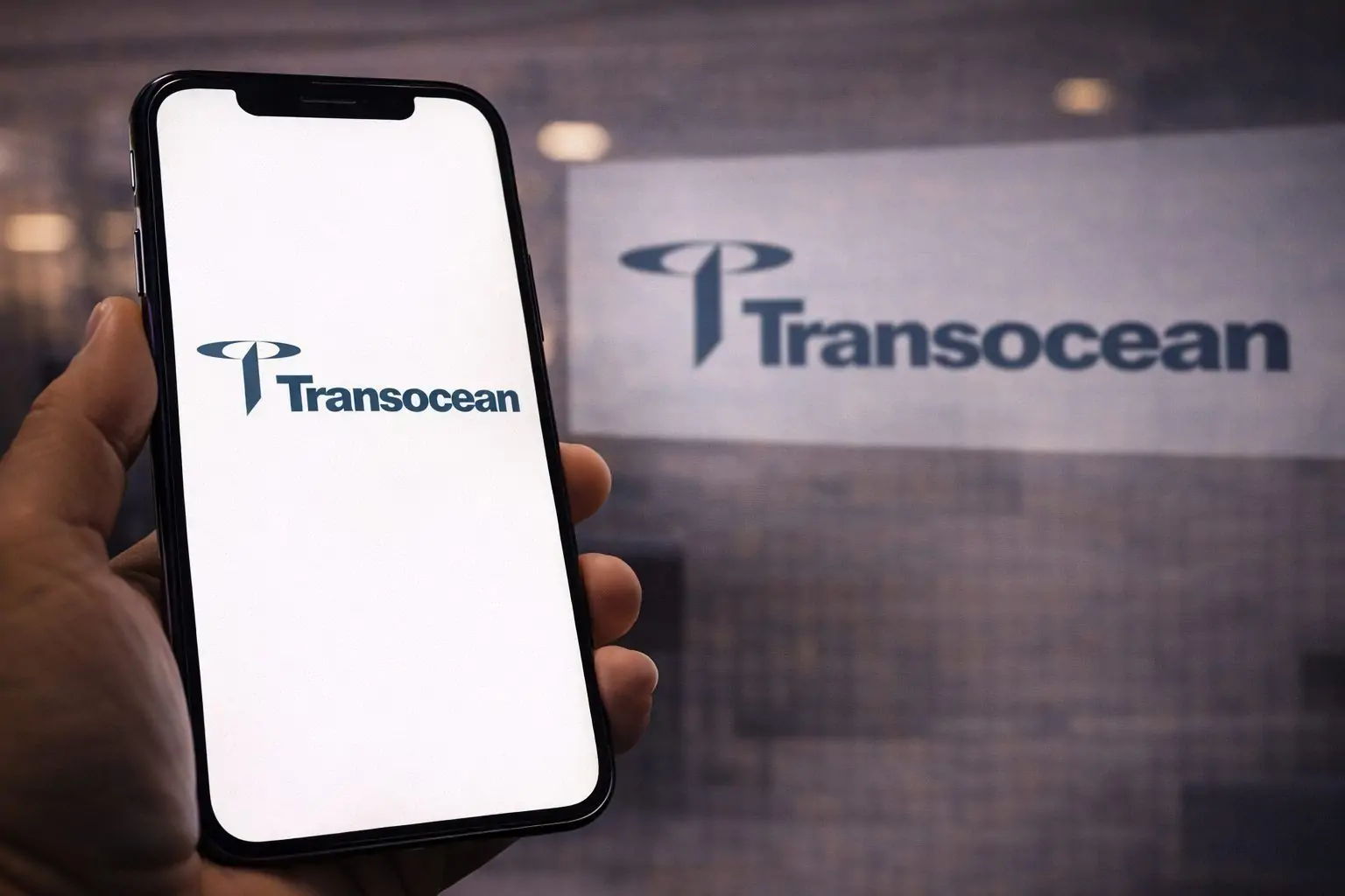 Transocean Stock (NYSE:RIG) News Today: Backlog Wins, Insider Trades, and the Latest Analyst Forecasts on Dec. 24, 2025
