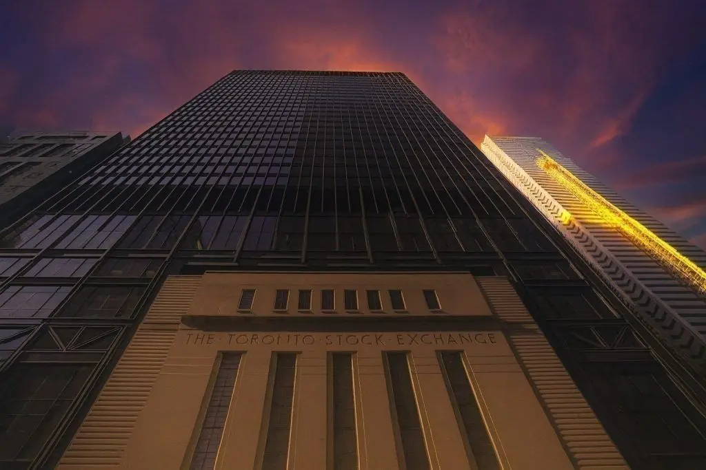 TSX Week Ahead: Toronto Stock Exchange Outlook for Dec. 15–19, 2025 After Record Highs, BoC Hold and CPI in Focus