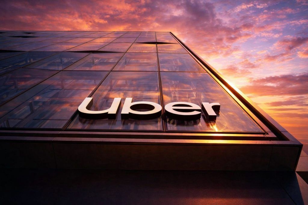 Uber (UBER) Stock Week Ahead: FTC Uber One Lawsuit Overhang Meets Robotaxi Momentum and Diverging Analyst Targets