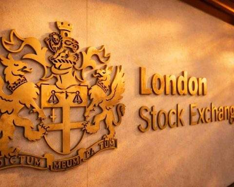 UK Stock Market Today: FTSE 100 Slides as Oil Jumps, BoE Cut Bets Take Another Hit