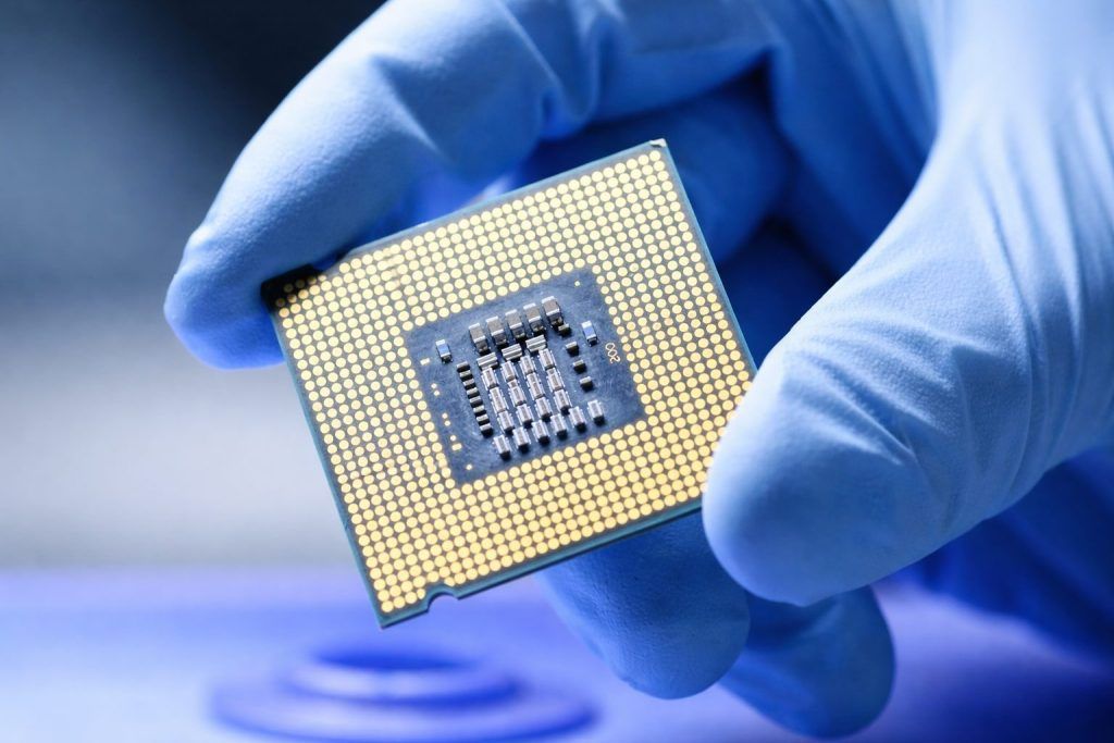 US-China Chip Tariffs: Trump Administration Delays New Semiconductor Duties to June 2027 After Section 301 Probe, Testing the Trump–Xi Trade Truce