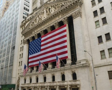 US Stock Market Today (Dec. 17, 2025): S&P 500 and Nasdaq Sink as AI-Funding Jitters Hit Tech; Oil Rally Lifts Energy