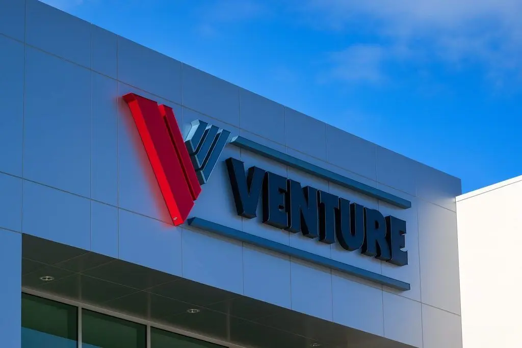 Venture Corporation Limited (SGX: V03) in 2025: Earnings Dip, Special Dividend and What Comes Next