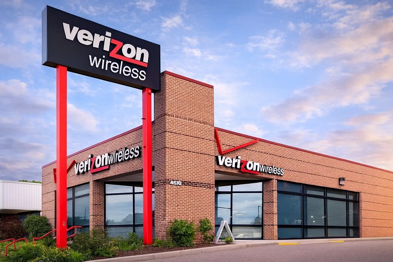 Verizon Communications Inc. (VZ) Stock in December 2025: Earnings, 7% Dividend Yield and Frontier Deal Update