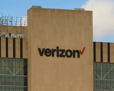 Verizon Communications (VZ) Stock on December 7, 2025: Dividend Giant Reshapes Itself With Job Cuts, 5G Bets and a New CEO