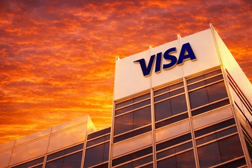 Visa Inc. Stock (NYSE: V) Holds Near $355 With Markets Closed: Latest News, Analyst Forecasts, and What to Watch Before Monday’s Open