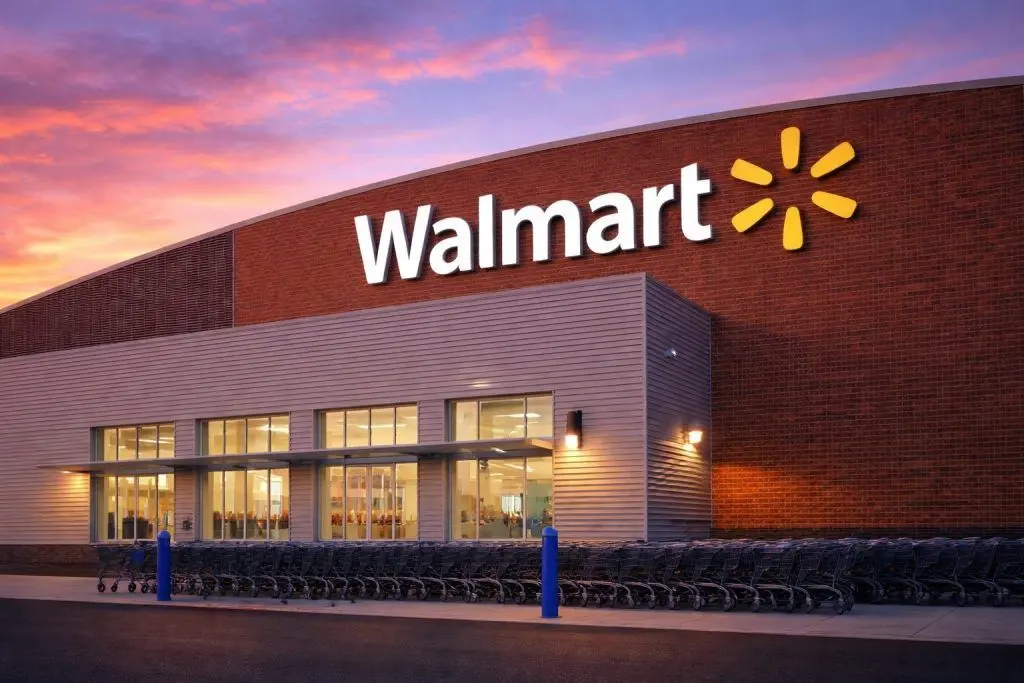 Walmart Stock (WMT) Week Ahead: What to Watch After the Nasdaq Switch, CEO Transition, and Holiday-Shortened Trading Week