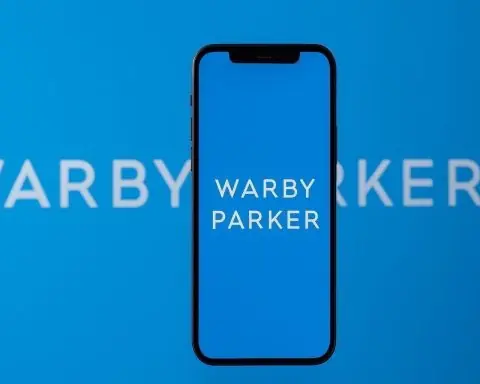 Warby Parker Stock (WRBY) Ends Week on a Sharp Slide as Analysts Hold “Moderate Buy” View Heading Into Monday