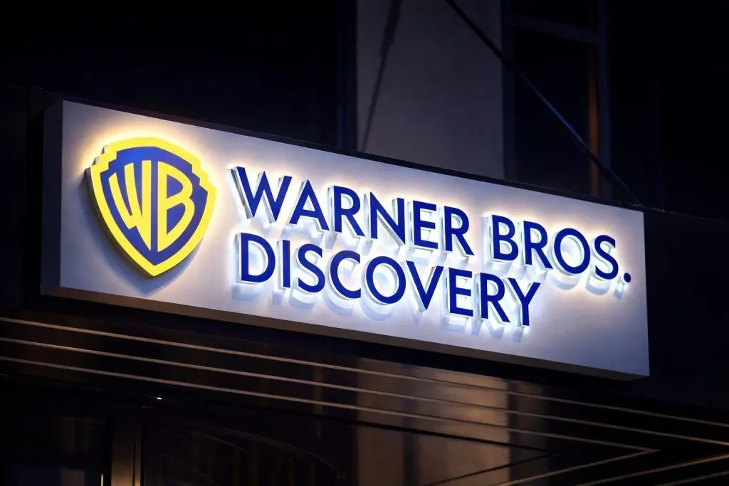 Warner Bros. Discovery stock today: Netflix deal vs Paramount $30 bid, analyst forecasts, and what’s next — Dec. 20, 2025