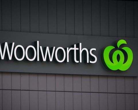 Woolworths stock ends higher into ASX break as delivery fees and February results come into view
