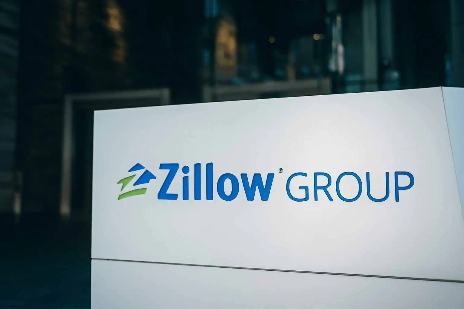 Zillow (Z) Stock Slides on Dec. 15, 2025 as Google Tests Real Estate Listings: Analyst Forecasts, Risks, and What Comes Next