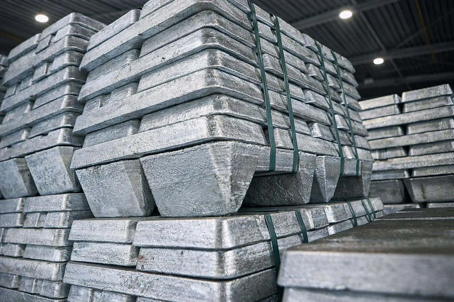Zinc Price Today (Dec. 16, 2025): LME Zinc Slides Toward $3,050 as Inventories Rebuild; 2026 Forecasts Turn More Cautious