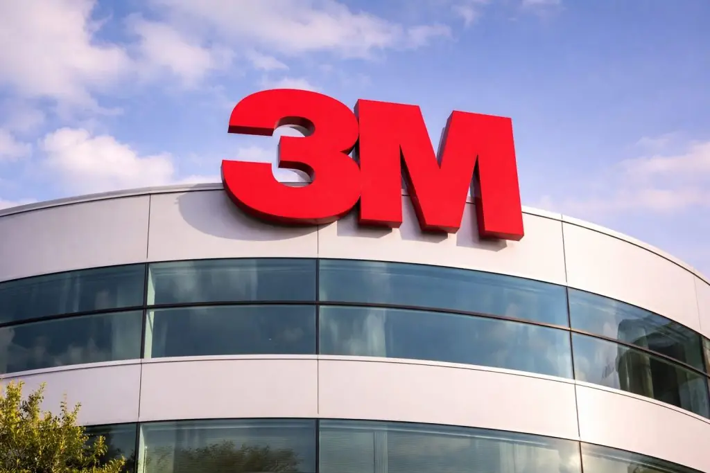 3M stock steadies in premarket after 7% earnings slide as 2026 outlook sinks in