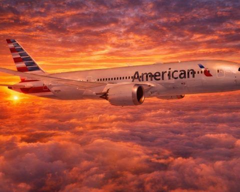 American Airlines stock (AAL) slips premarket as free Wi‑Fi plan lands and earnings near