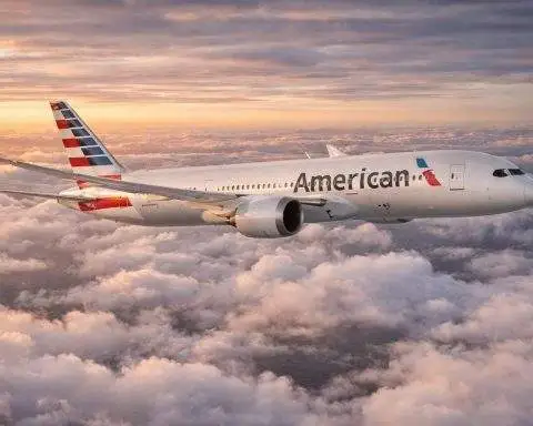 American Airlines stock slips into market holiday: AAL price, O’Hare hub fight and earnings dates in focus