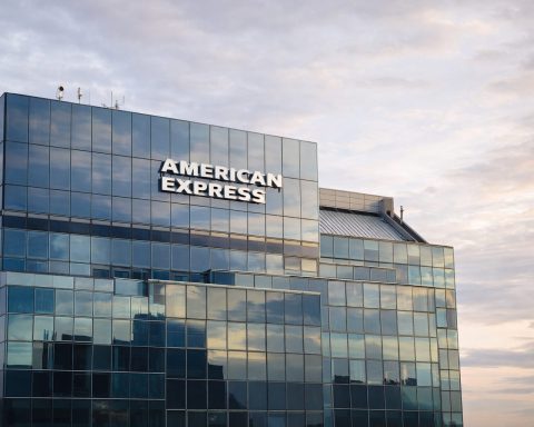 American Express stock barely budges after fresh loan data — what AXP investors are watching next