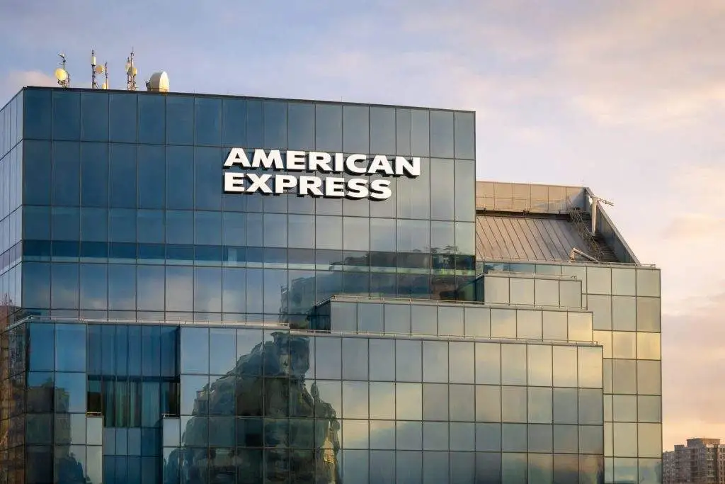 American Express stock in focus: MLK Day shut, Trump’s 10% rate-cap clock and earnings ahead