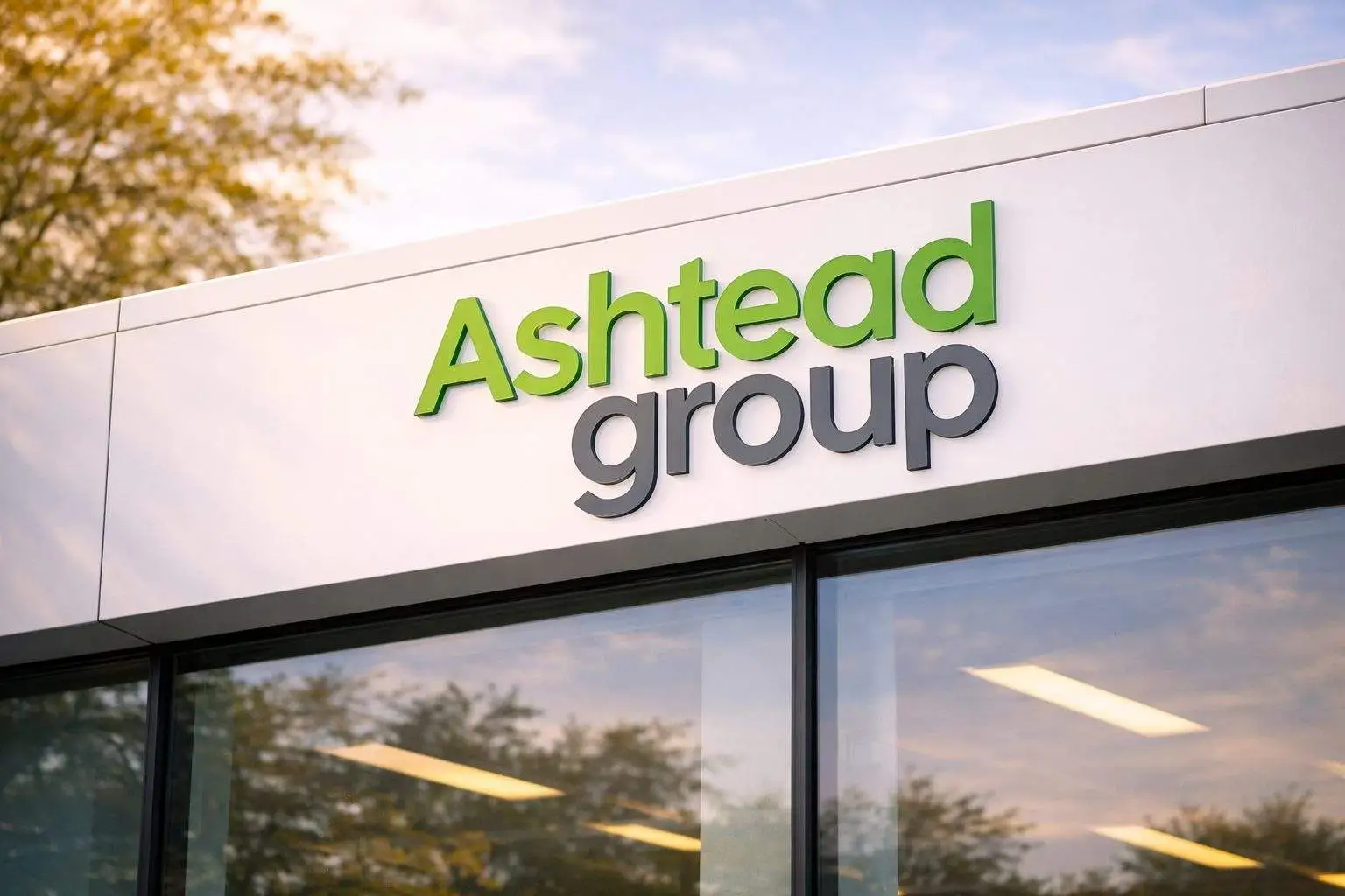 Ashtead share price slips as AHT flags fresh buyback, NYSE move stays in focus