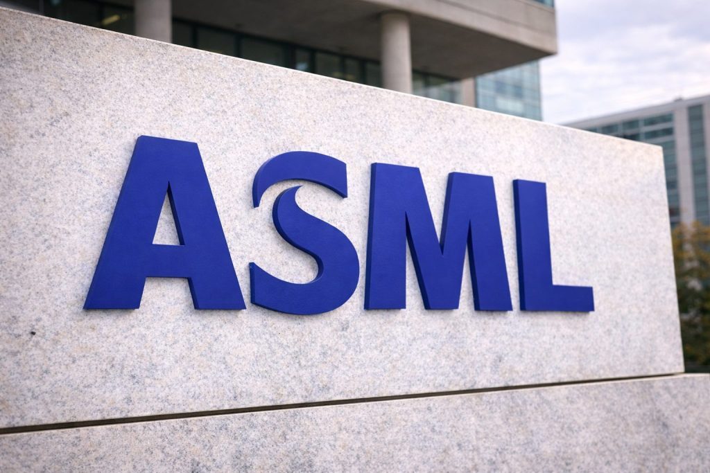 ASML stock hits record high as market value tops $500 billion after TSMC blowout
