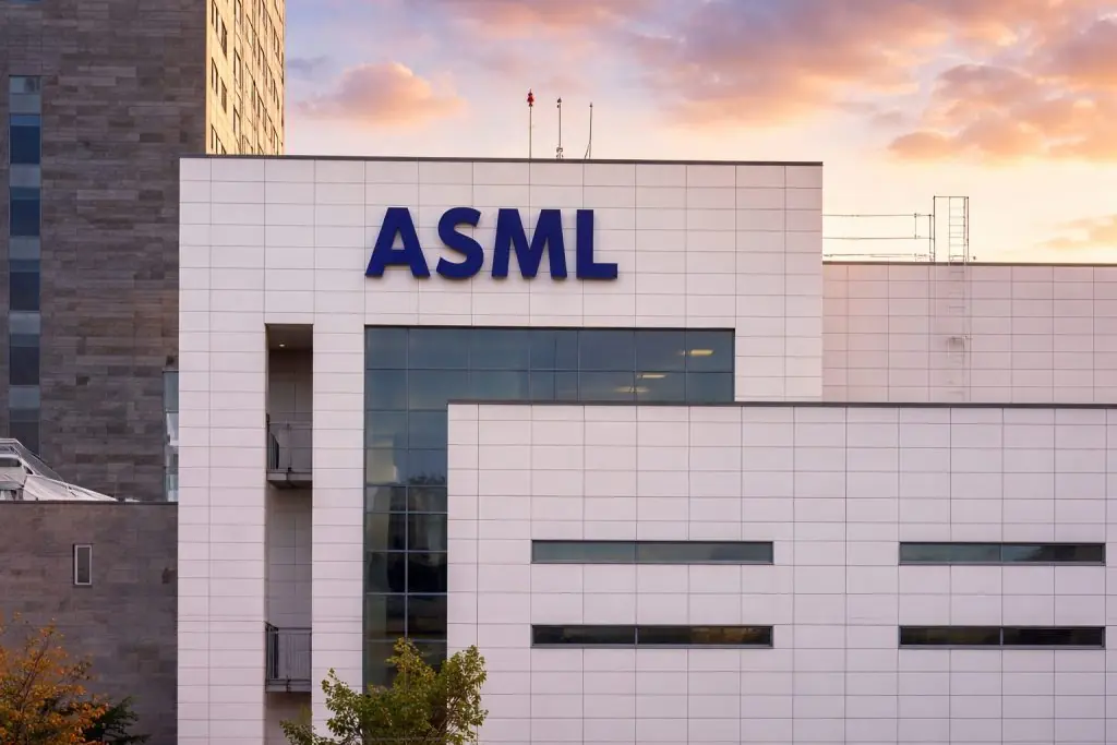 ASML stock jumps 7% into the weekend as analysts bet on a 2026 EUV upcycle